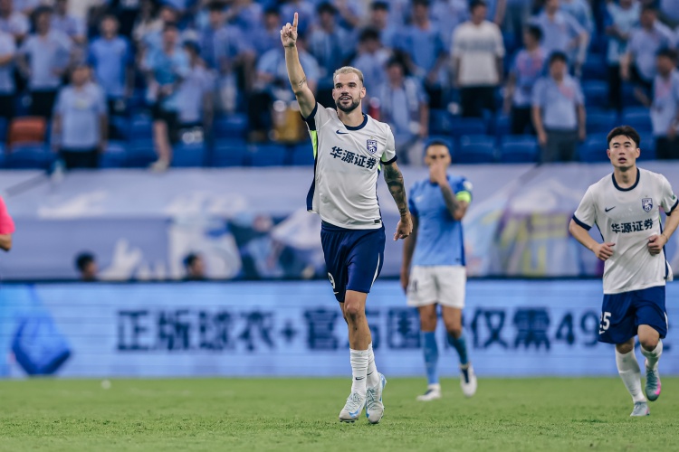 开云首页app-直播吧：中甲劲旅广州豹签下29岁前三镇外援图多列